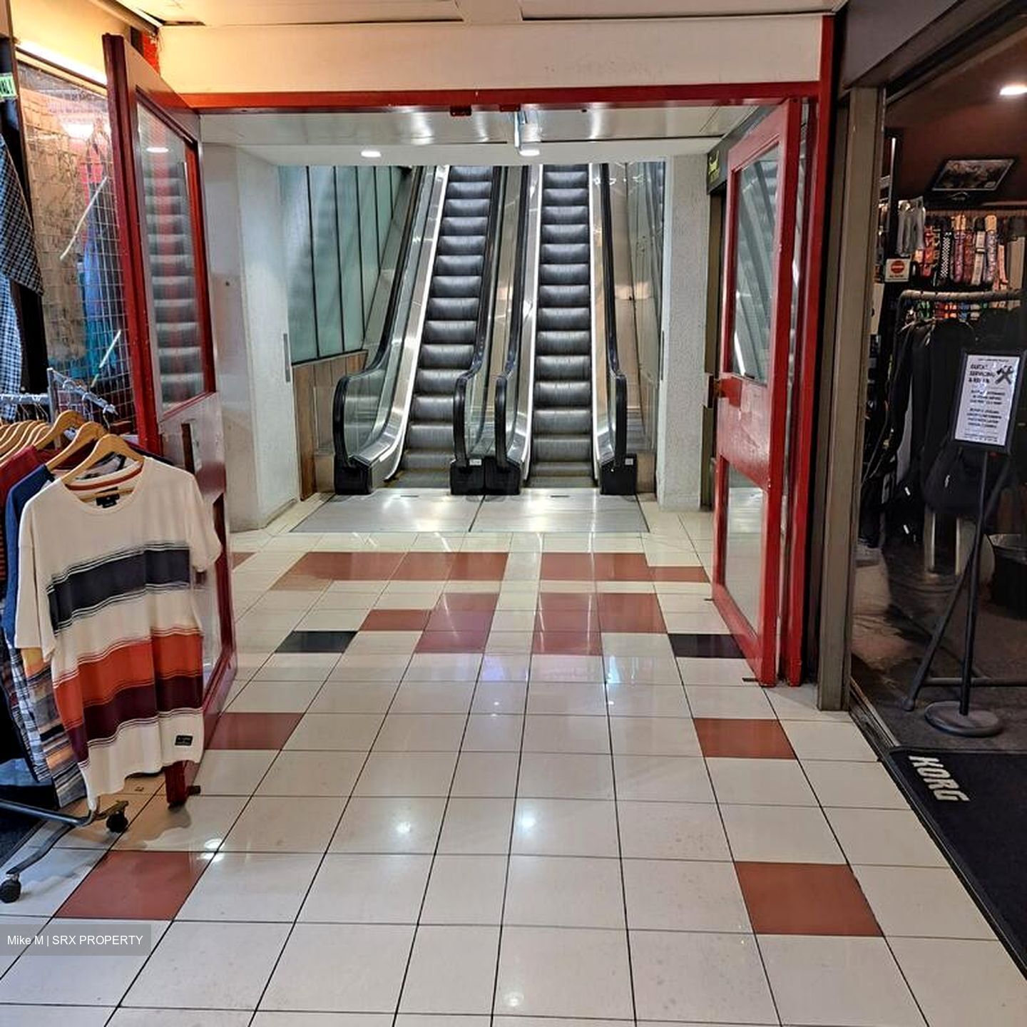 Peninsula Shopping Complex (D6), Retail #511447531